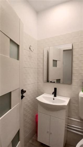 Apartament cu 3 camere decomandat, mobilat în Basarabia