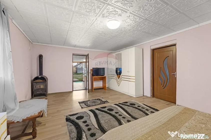 Casă cu 4 camere cu Teren 2056 Mp în Iratoșu