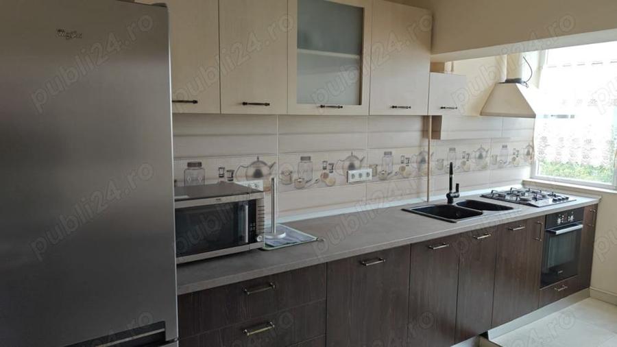 Apartament cu 3 camere decomandat în Lipovei