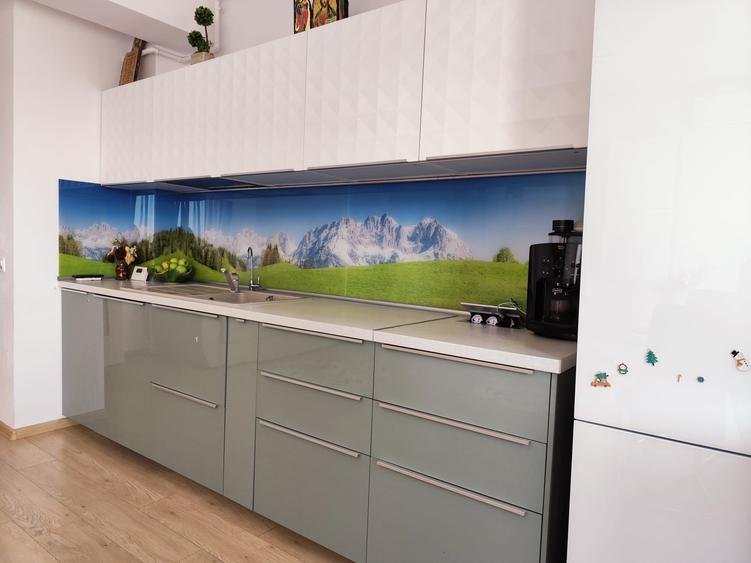 Apartament cu 3 camere semidecomandat în Drumul Taberei