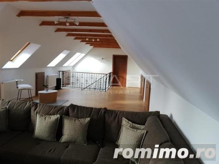 Casă cu 9 camere cu Teren 1545 Mp în Cristian