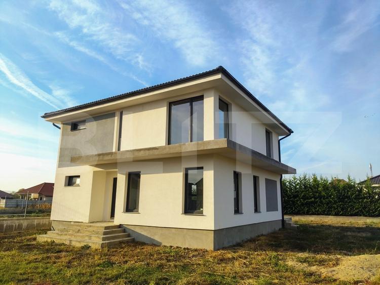 Casă individuală cu 6 camere cu Teren 525 Mp în Păulești