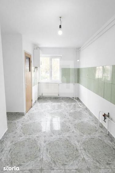 Apartament cu 3 camere în Plopilor