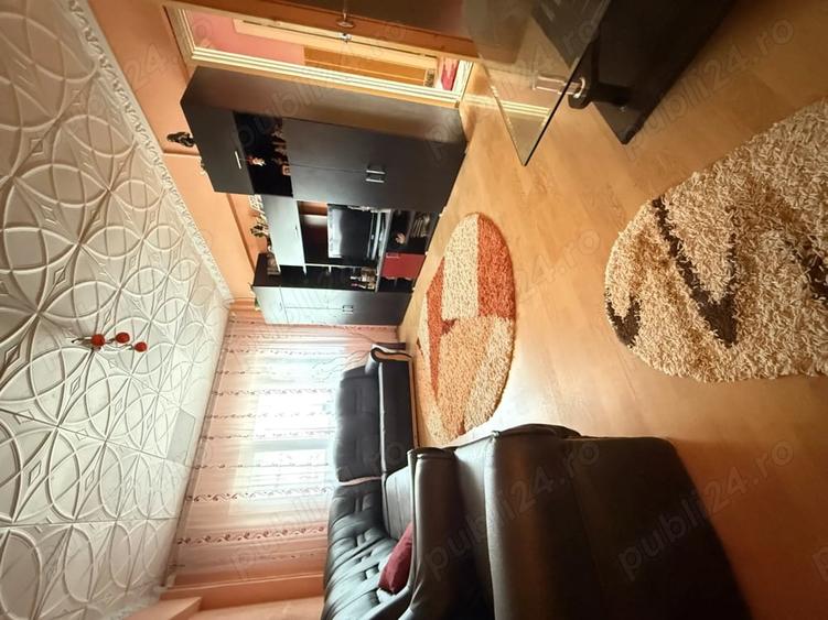 Apartament cu 4 camere semidecomandat în Central