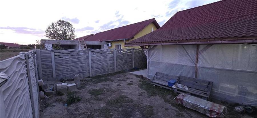 Duplex cu 3 camere cu Teren 250 Mp în Bucovăț (Remetea Mare)