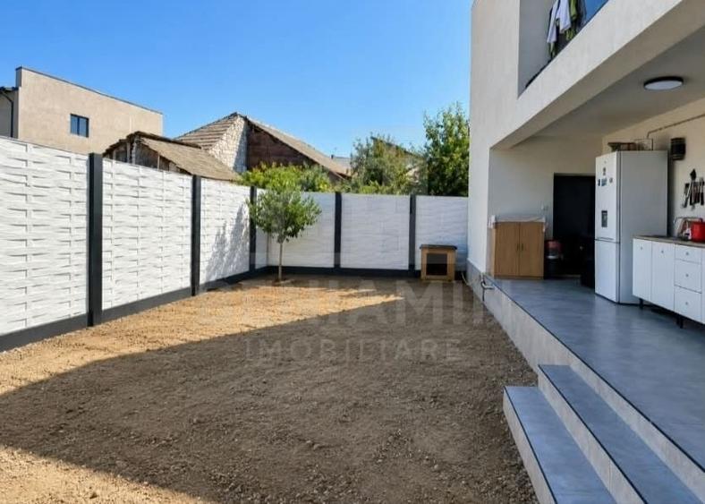 Casă individuală cu 5 camere cu Canalizare în Brestei
