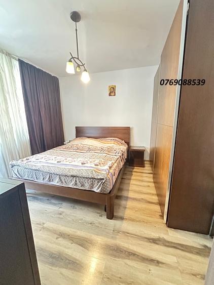 Apartament cu 3 camere decomandat în Drumul Taberei