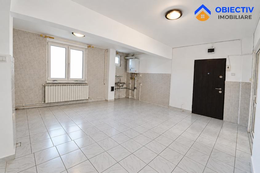 Apartament cu 3 camere decomandat în Central