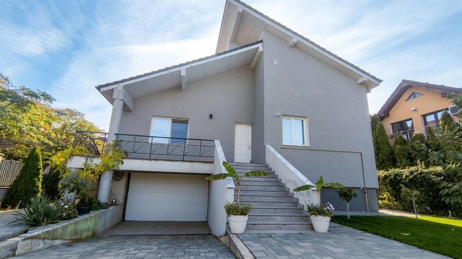 Casă cu 4 camere cu Teren 934 Mp în Sântandrei