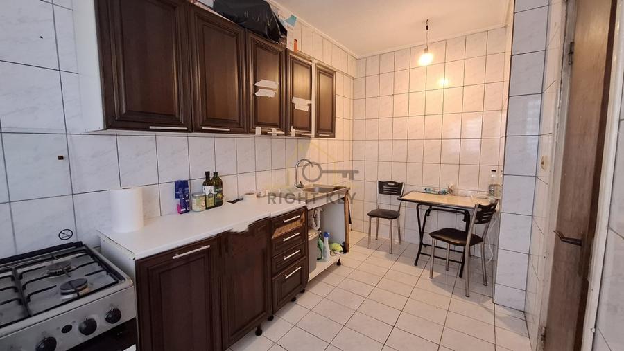 Apartament cu 3 camere decomandat, mobilat în Prelungirea Ghencea