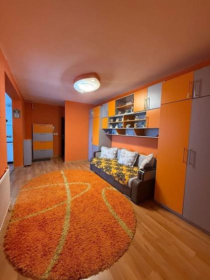 Apartament cu 2 camere semidecomandat în Exterior Vest