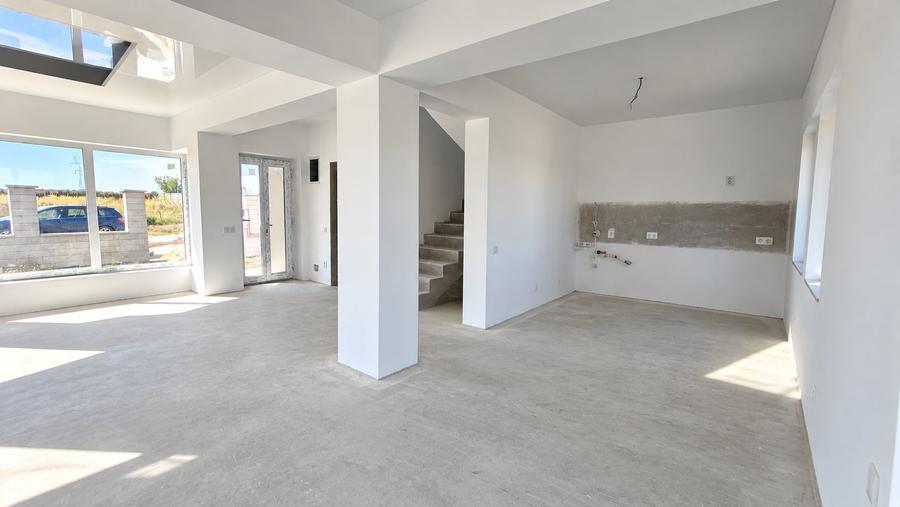 Casă individuală cu 4 camere cu Teren 400 Mp în Berceni