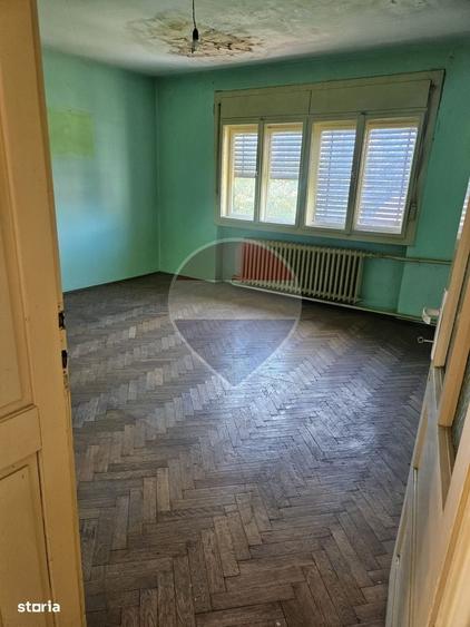 Casă cu 4 camere în Ultracentral