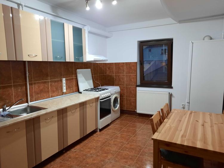Apartament cu 2 camere decomandat în Ștefan cel Mare