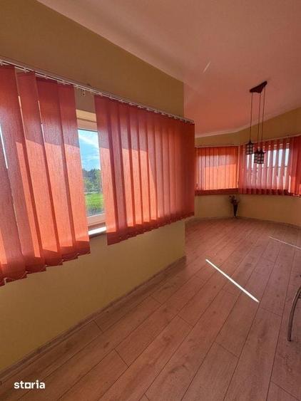 Casă cu 6 camere cu Teren 2500 Mp în Siret