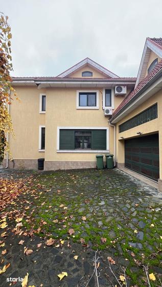 Casă cu 7 camere cu Teren 652 Mp în Sud
