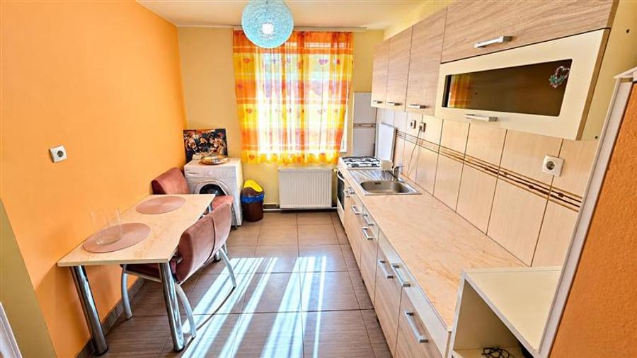 Apartament cu 2 camere decomandat, mobilat în Vest
