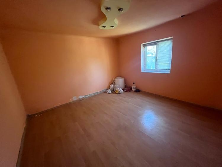 Casă individuală cu 3 camere cu Canalizare în Breasta