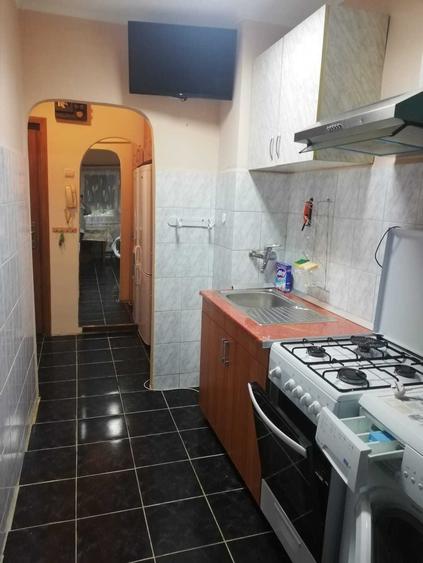Garsonieră decomandată în Central