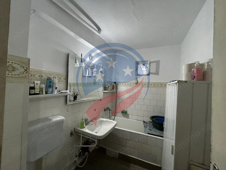 Apartament cu 3 camere decomandat în Siloz