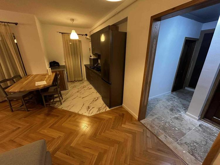 Apartament cu 2 camere decomandat în Central