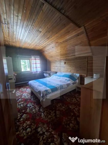Casă cu 8 camere cu Teren 4500 Mp în Vâlcele