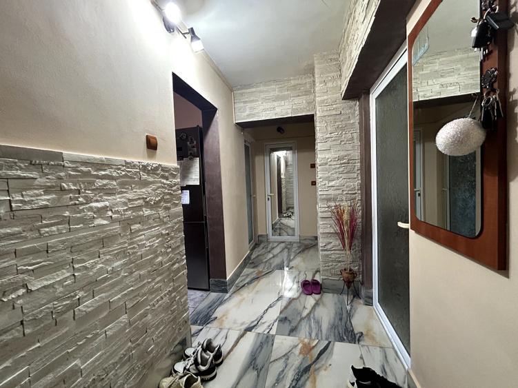 Apartament cu 3 camere decomandat în Central
