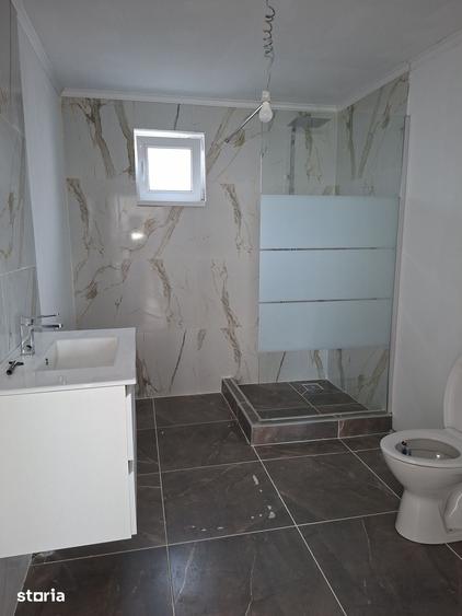 Casă cu 5 camere cu Teren 350 Mp în Central