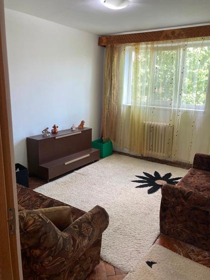 Apartament cu 2 camere semidecomandat în Decebal