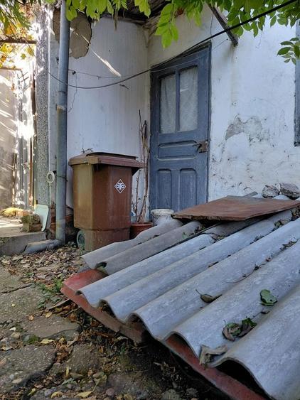 Casă individuală cu 3 camere cu Canalizare în Central