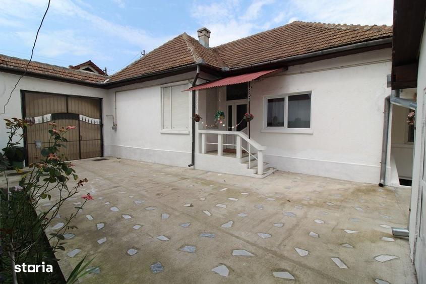 Casă cu 4 camere în Central