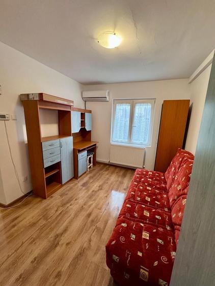 Garsonieră decomandată în Central