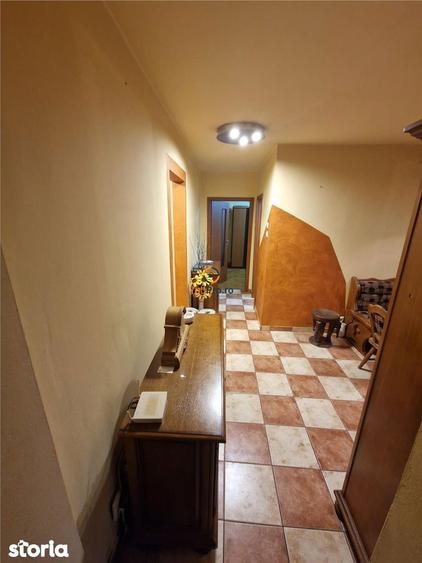 Apartament cu 4 camere decomandat în Circumvalațiunii