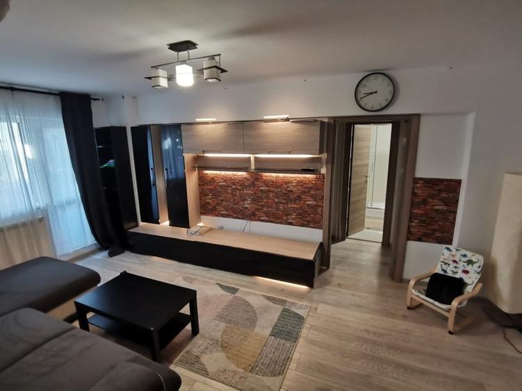 Apartament cu 2 camere semidecomandat în 13 Septembrie