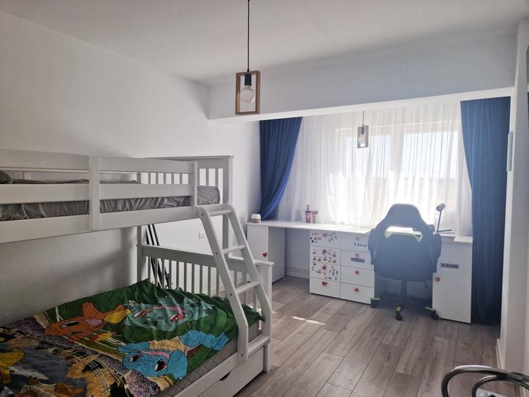 Apartament cu 3 camere decomandat, mobilat în Tomis Plus