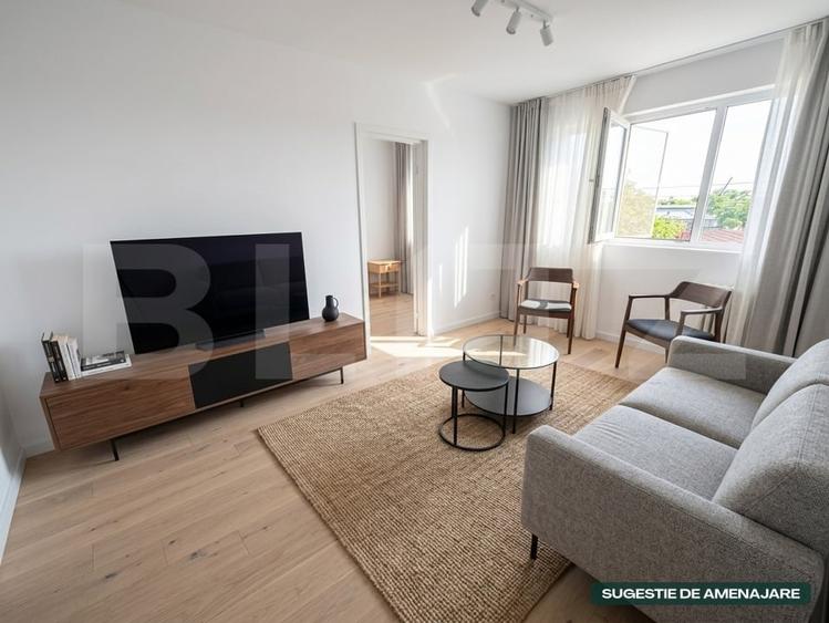 Apartament cu 3 camere semidecomandat, mobilat în B-dul București