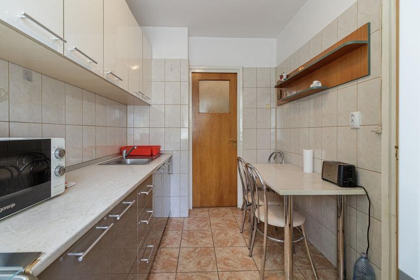 Apartament cu 3 camere decomandat, mobilat în Drumul Taberei