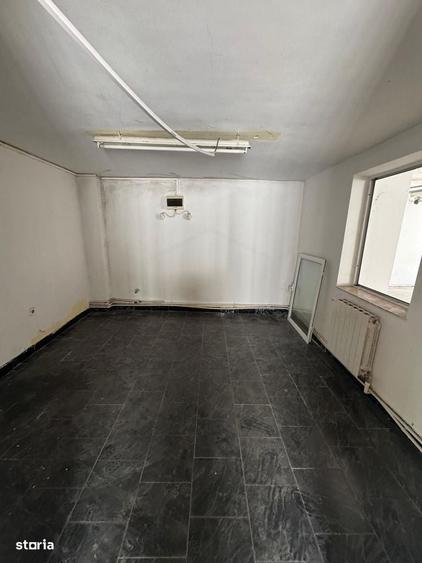 Spațiu comercial, de 94 mp, în Rovine
