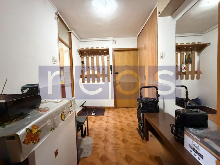 Apartament cu 2 camere semidecomandat, mobilat în Tei