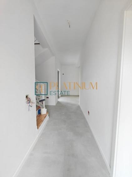 Duplex cu 4 camere cu Teren 300 Mp în Utvin