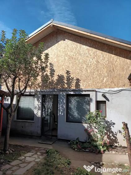 Casă cu 3 camere cu Teren 199 Mp în Central