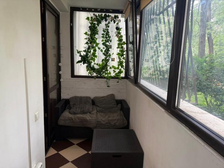 Apartament cu 3 camere decomandat în Titan