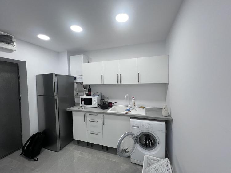 Apartament cu 2 camere semidecomandat, mobilat în Vitan Mall
