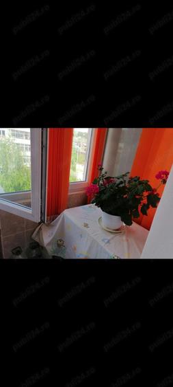 Apartament cu 3 camere decomandat în Poiana