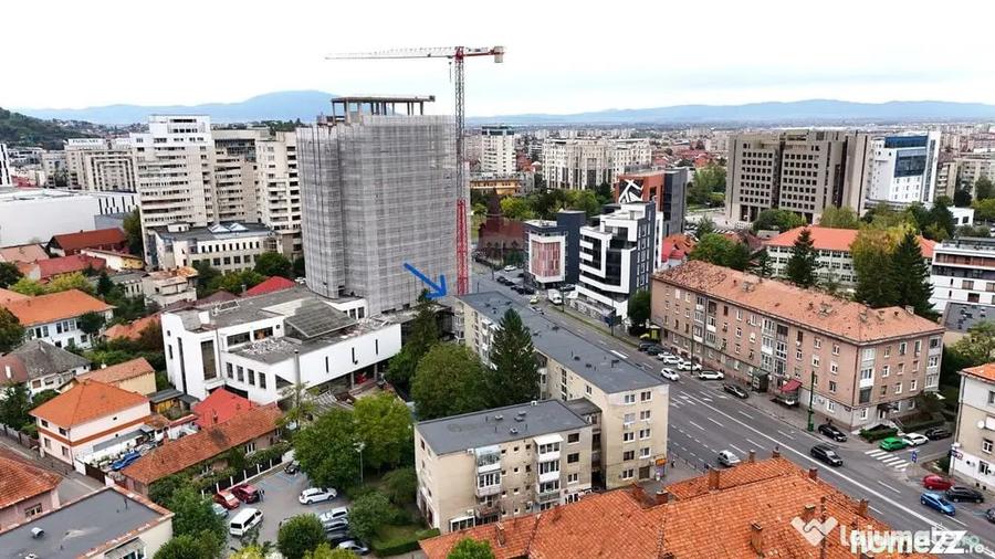 Apartament cu 2 camere semidecomandat în Centrul Civic
