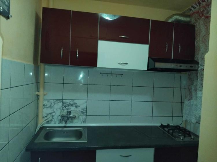 Garsonieră decomandată în Central