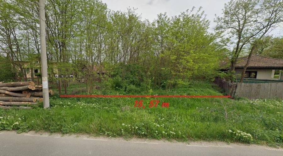 Teren agricol intravilan de 900 mp, în Nuci