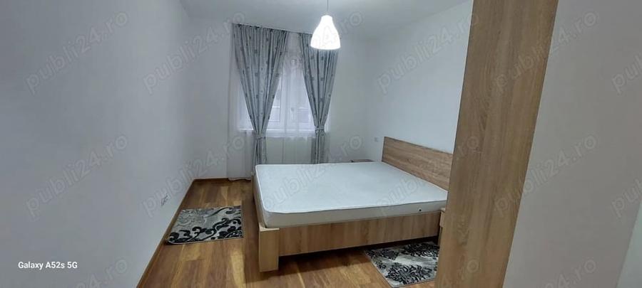 Apartament cu 3 camere decomandat în Craiter