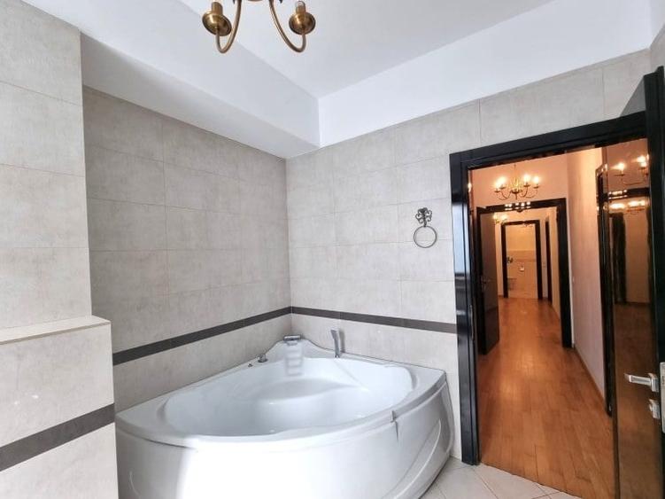 Apartament cu 4 camere în Kiseleff