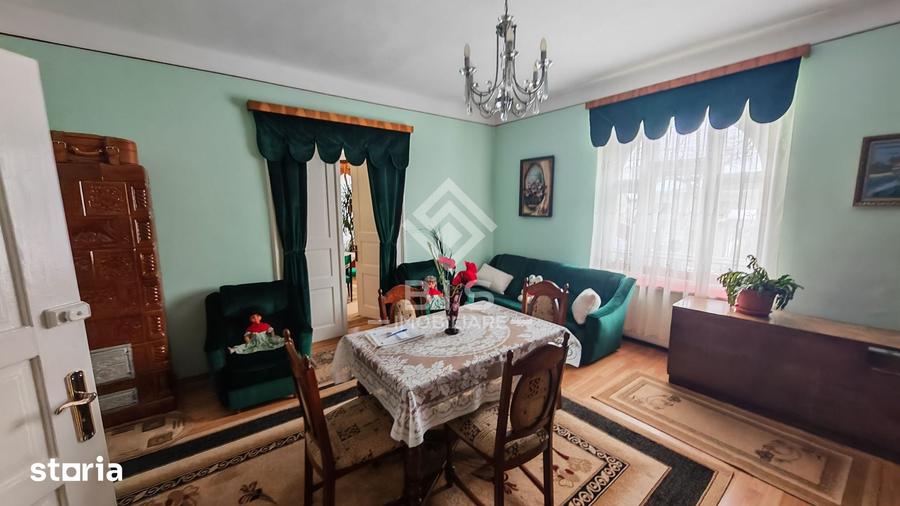 Casă cu 4 camere cu Teren 530 Mp în Central